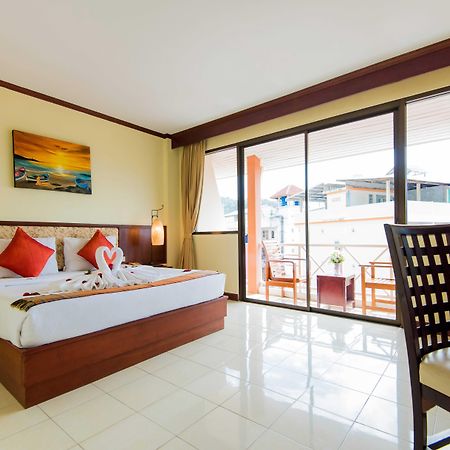 Bauman Ville Hotel Phuket Exterior foto