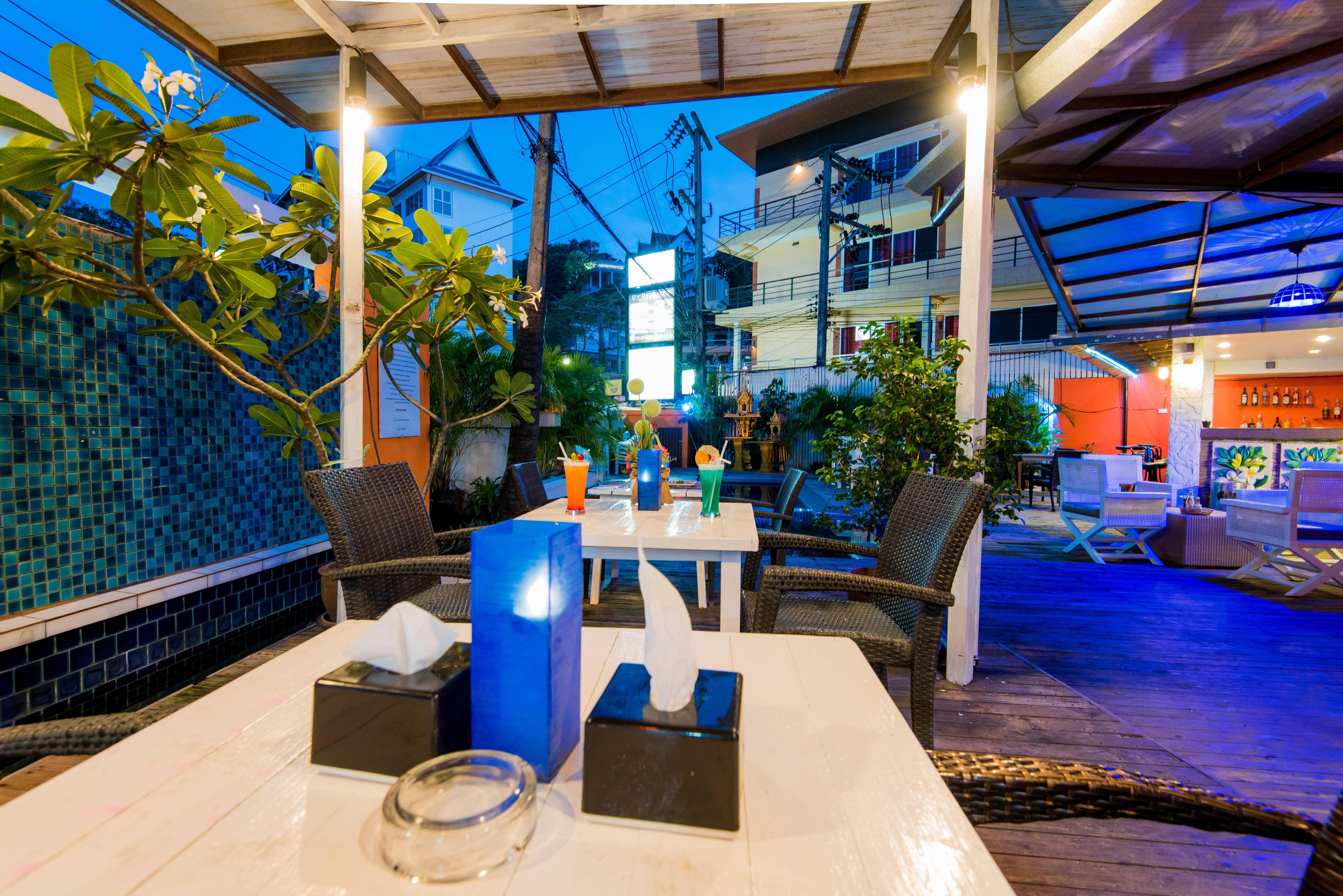 Bauman Ville Hotel Phuket Exterior foto