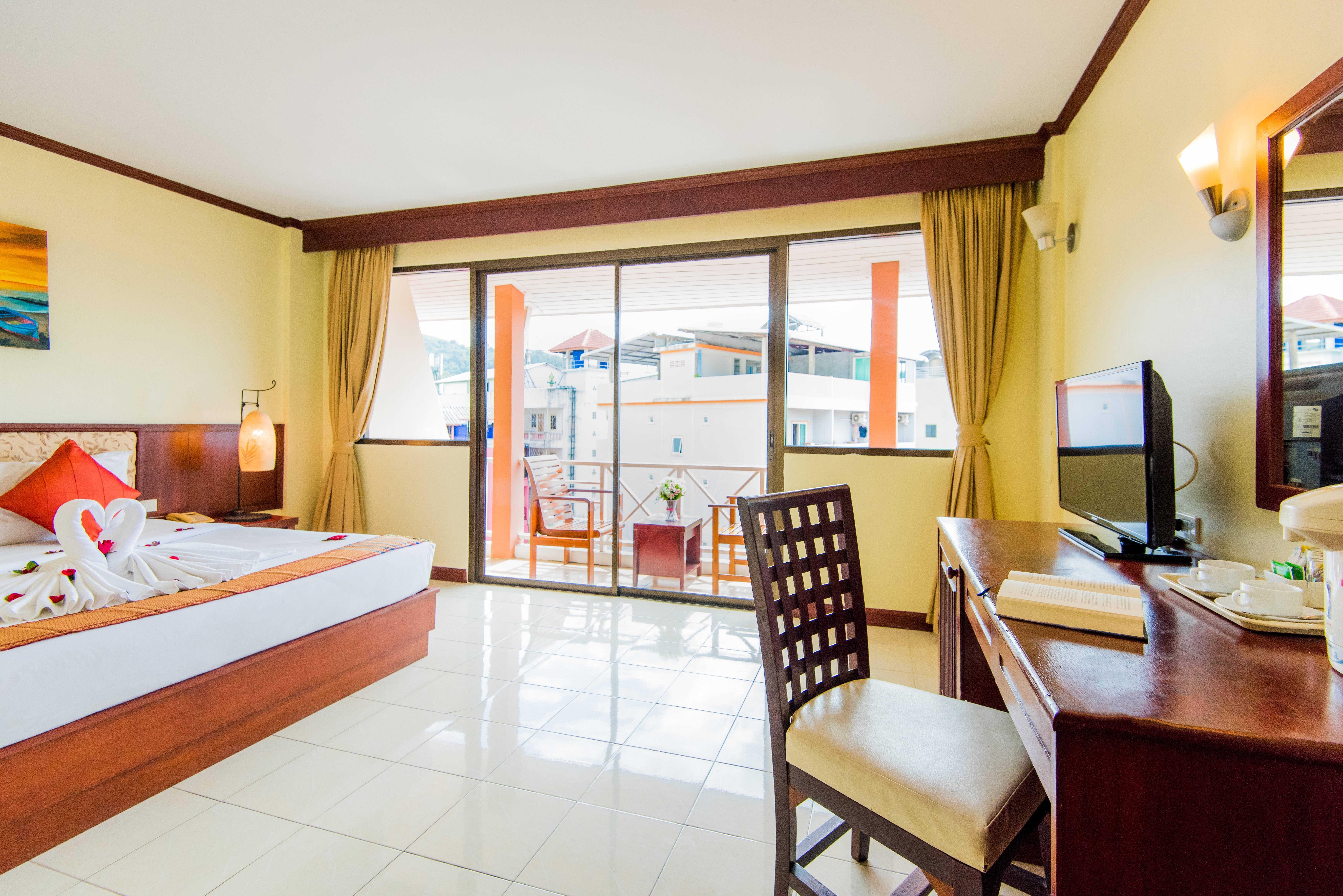 Bauman Ville Hotel Phuket Exterior foto