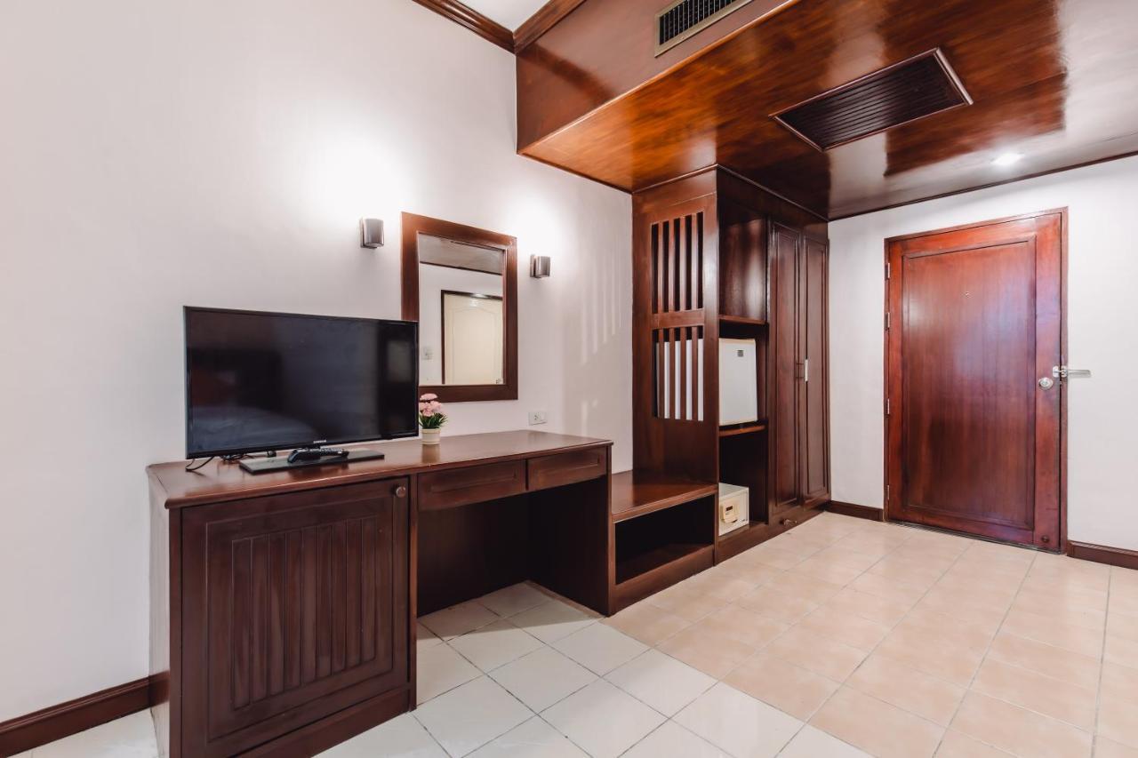 Bauman Ville Hotel Phuket Exterior foto