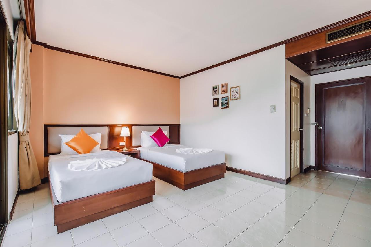 Bauman Ville Hotel Phuket Exterior foto