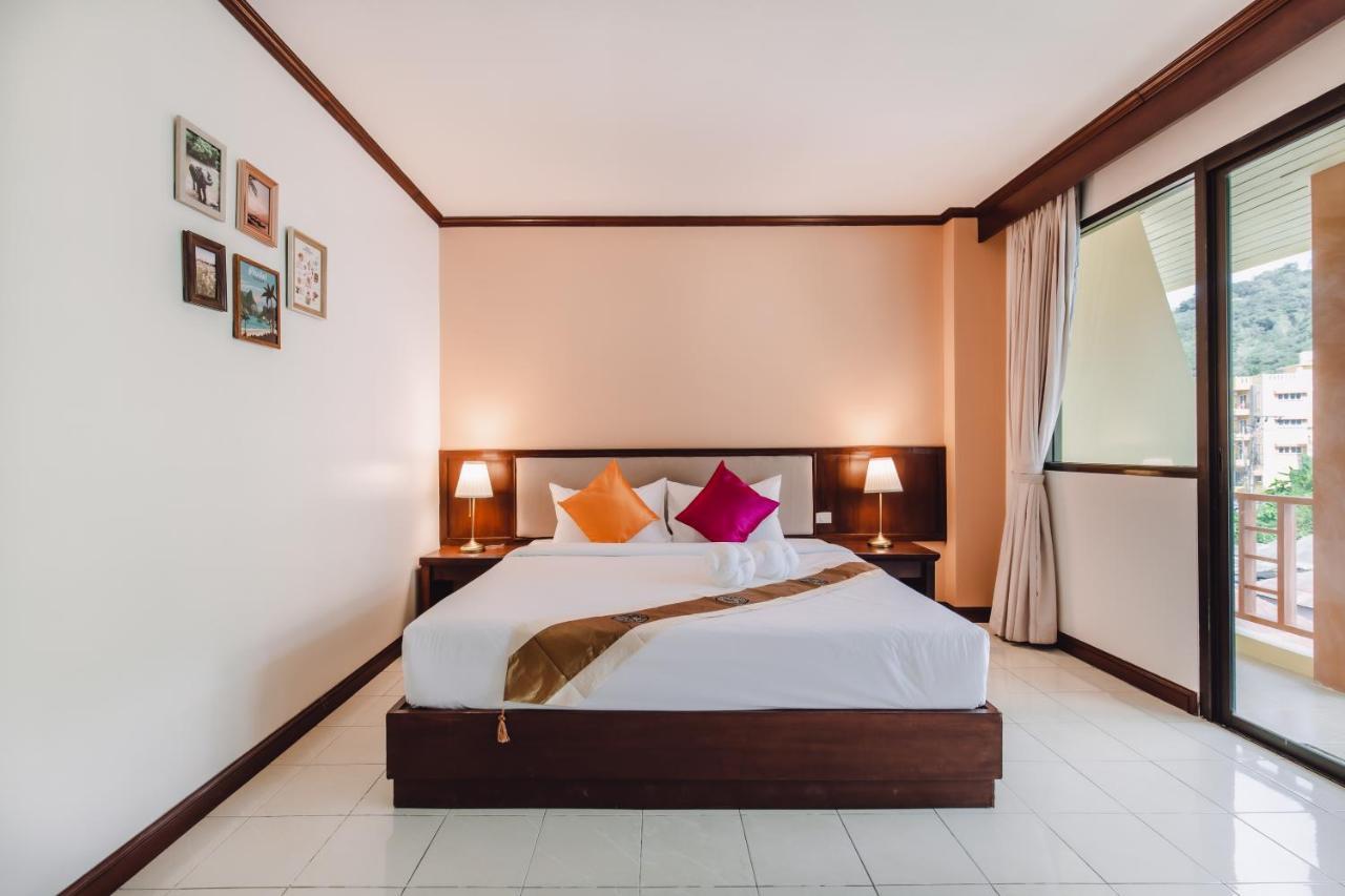 Bauman Ville Hotel Phuket Exterior foto