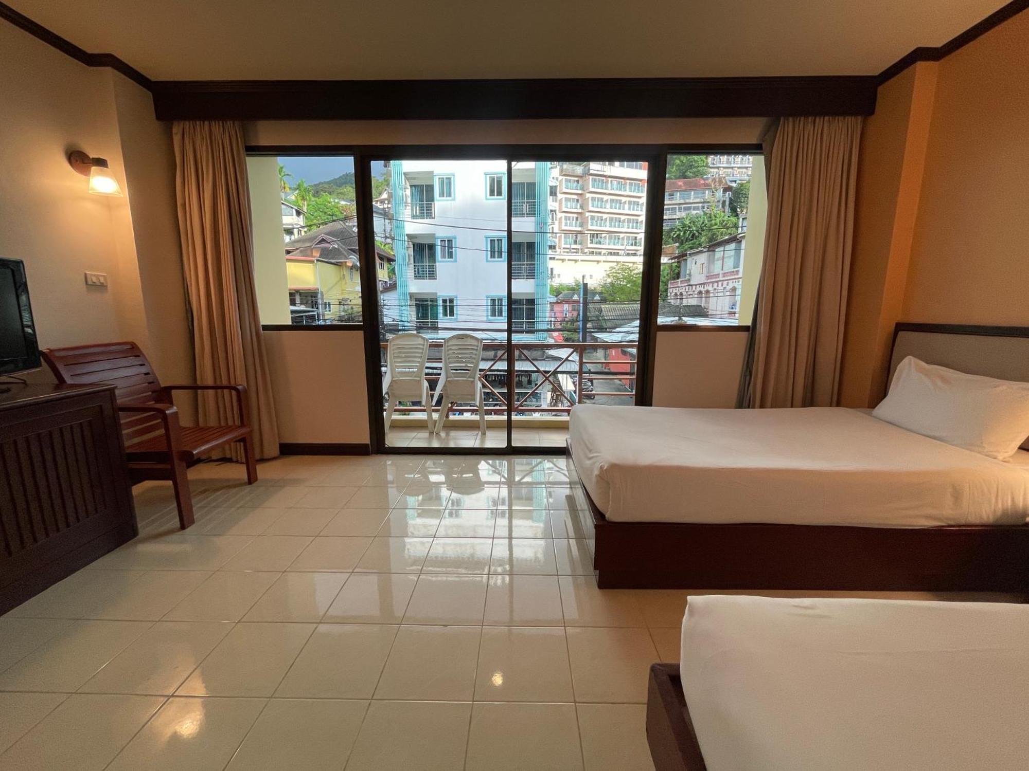 Bauman Ville Hotel Phuket Exterior foto